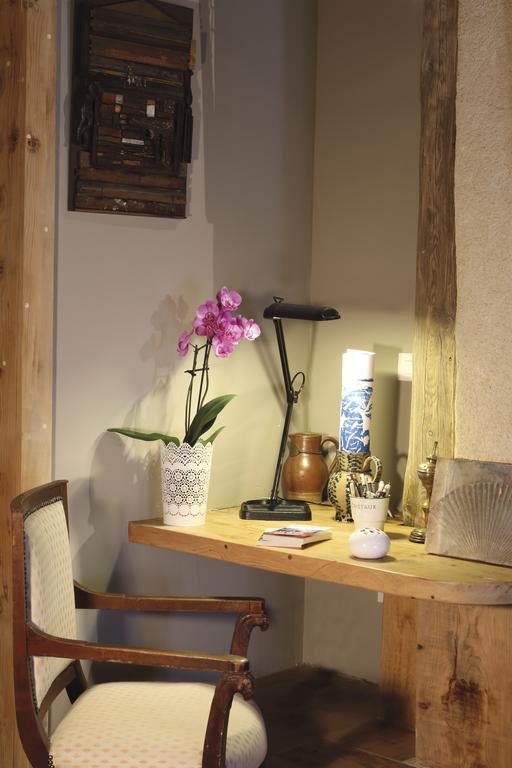 La Casa De Boulbon Bed & Breakfast Ruang foto