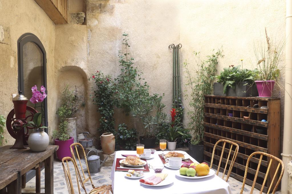 La Casa De Boulbon Bed & Breakfast Ruang foto